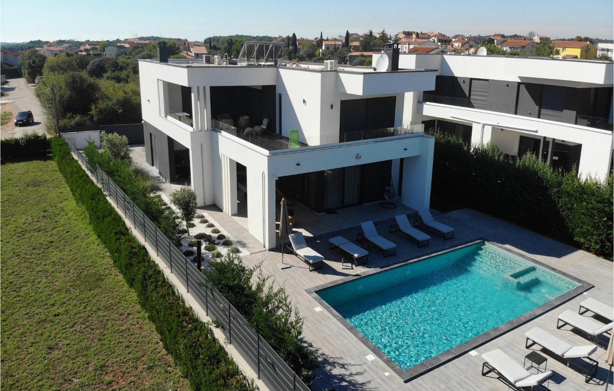 Ula * Pula